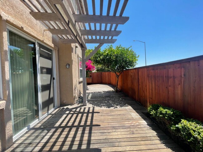 Building Photo - 3102 Cassia Ct