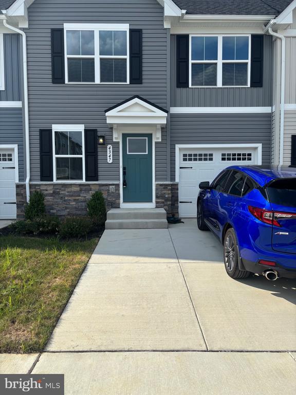 Building Photo - 4347 Southerby Dr
