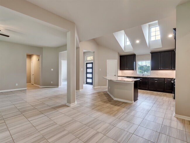 Building Photo - 8510 Amber Bend Dr