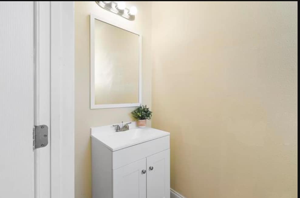 Downstairs Half Bath - 641 Cathedral Pl