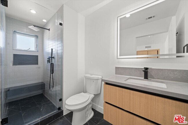 Building Photo - 839 N McCadden Pl
