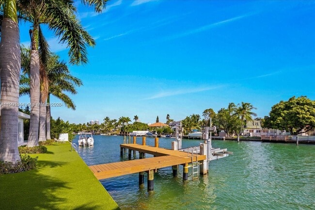 Building Photo - 3465 Meridian Ave