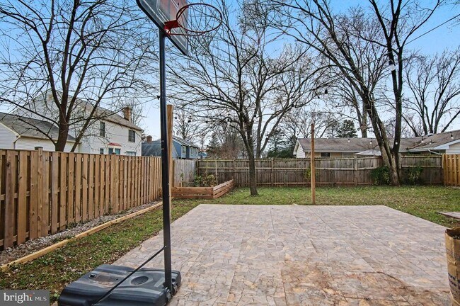 Building Photo - 312 E Gordon St