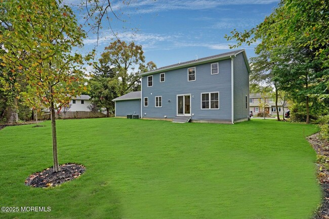 Building Photo - 909 Bloomfield Ave