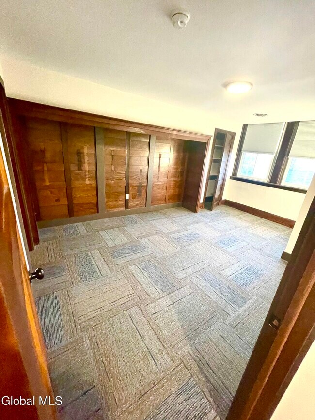 Building Photo - 34 William St