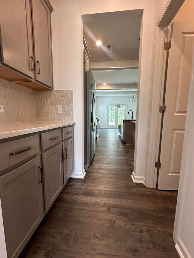 Building Photo - NEW CONSTRUCTION 4BD/2.5 Home in Stonebrid...