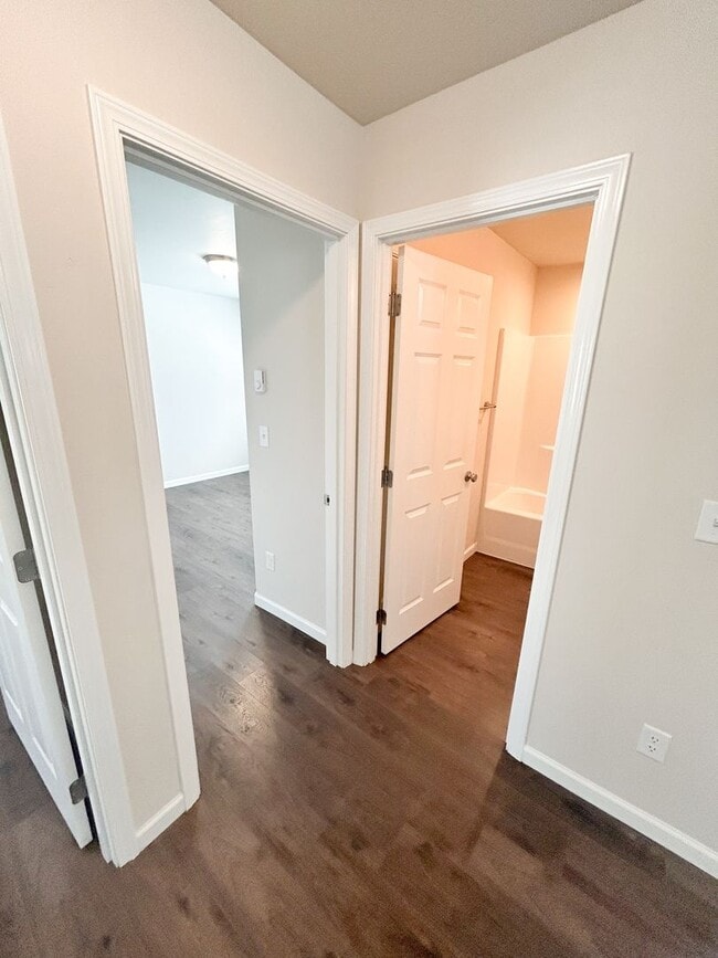 Building Photo - 3513 Chelsea St