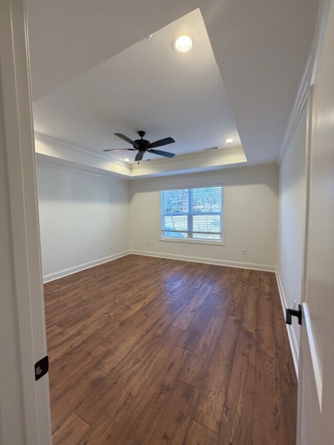 Building Photo - Maryville 37803 - 4 bedroom 3.5 bath - call Ed Johnson 865-924-5045