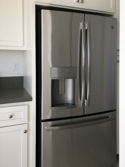 Building Photo - 3001 Shorebird Pl