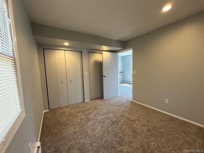 Building Photo - 5 Whitney Ln