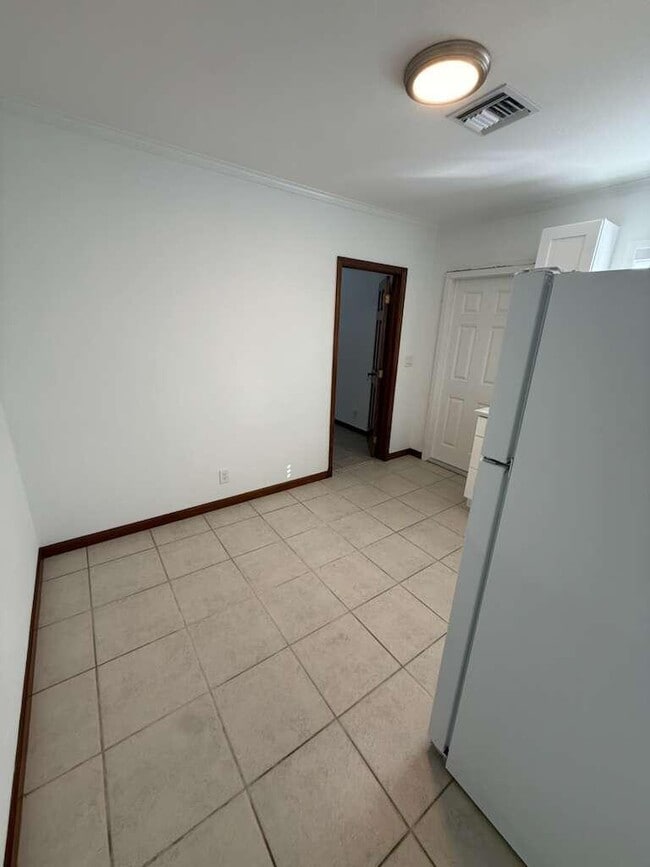 Building Photo - 340 Fleming Ave