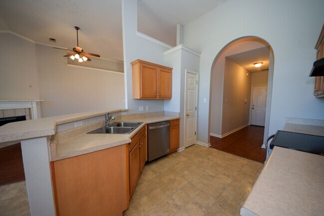Building Photo - Great 3 bed, 2 bath home in Cordova with wonderful curb appeal.