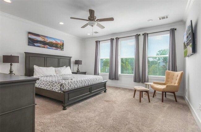 Building Photo - 2714 Nagle St