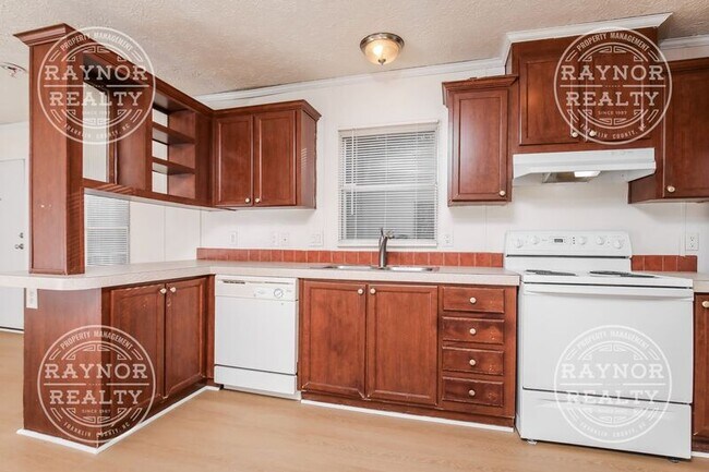 Building Photo - 756 Cooke Rd