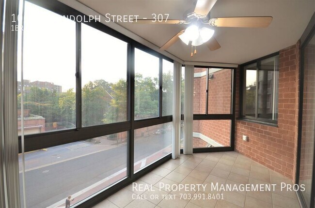 Building Photo - Pristine Ballston Condo with Sunroom- Inte...