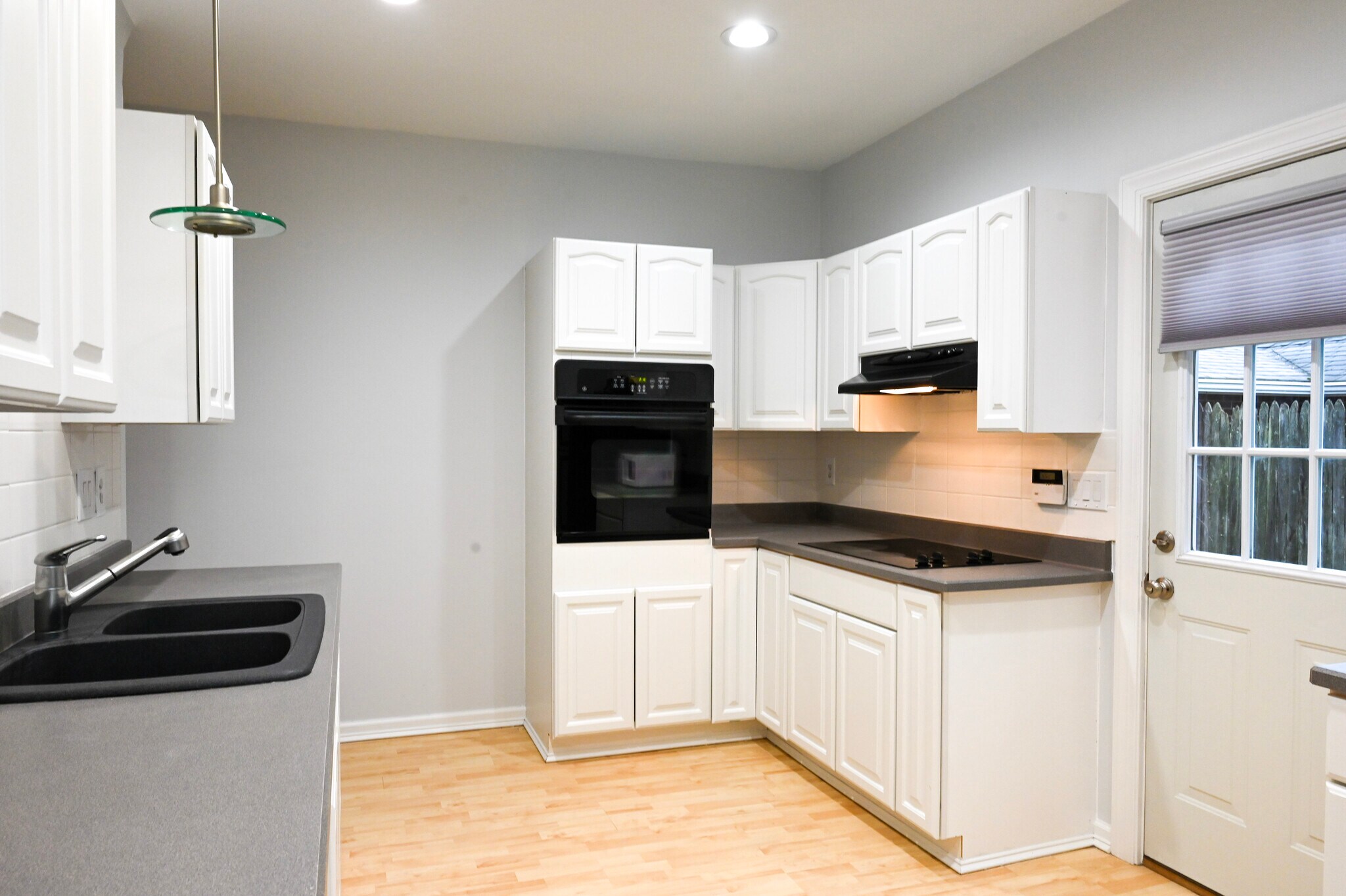 Kitchen - 330 Demain Ave