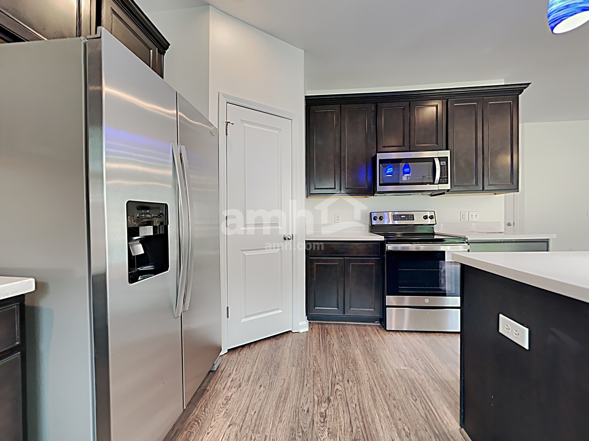 Building Photo - 106 Vango Dr