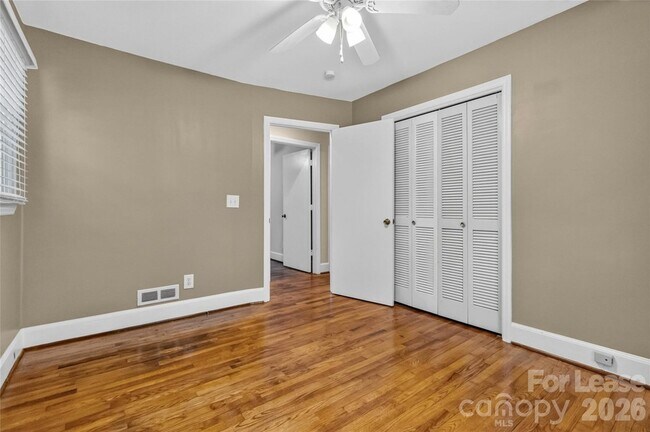 Building Photo - 1634 Van Buren Ave