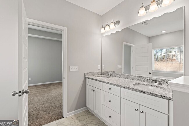 Building Photo - 559 Belmont Ln