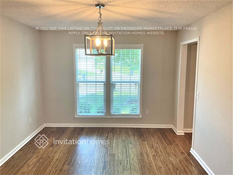 Building Photo - 2384 Saguaro Ln