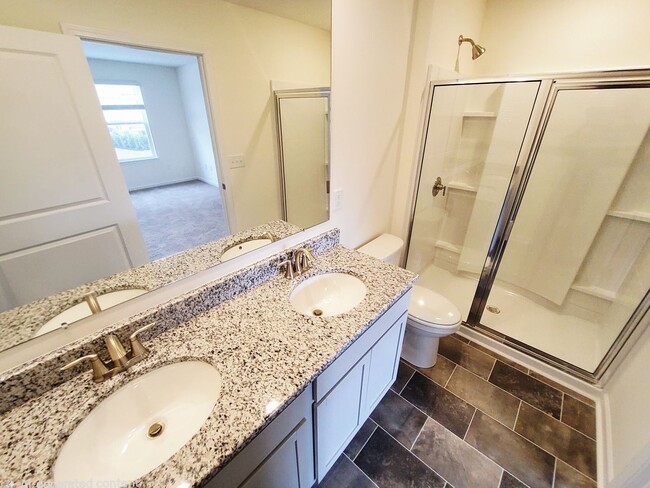 Building Photo - Kodak 37764 - 3 bedroom 2.5 bath townhouse - call Dustin Walker 865-221-0197