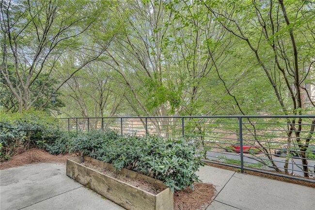 Building Photo - 400 Village Pkwy