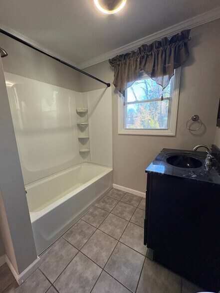 Building Photo - 508 Fisher Ave