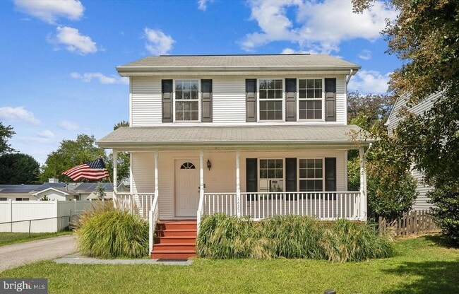 Building Photo - 1623 Chesapeake Ln