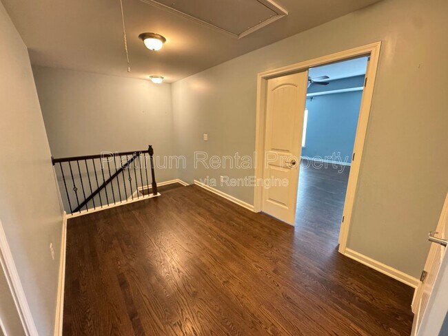 Building Photo - 211 Creek Side Pass