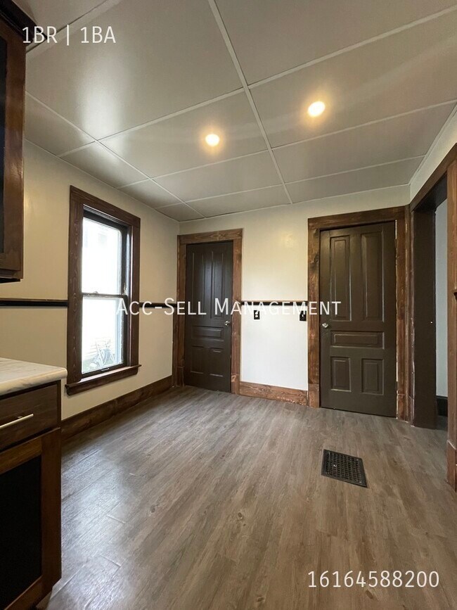 Building Photo - 66 Cutler-3