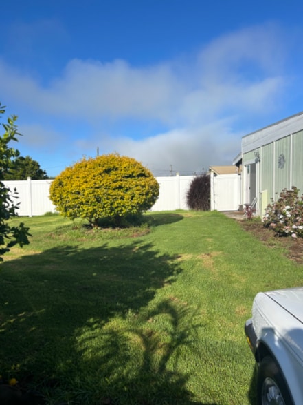 Building Photo - 64-1022-1022 Kekauluohi St