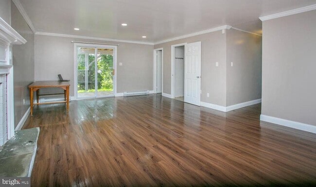 Building Photo - 825 Belvoir Rd