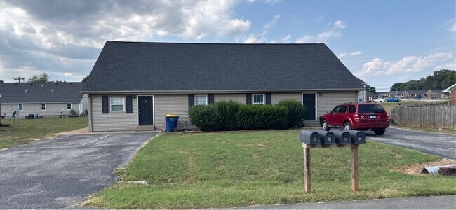 Building Photo - 1621 Flanigan Ct