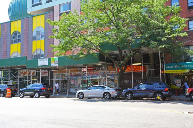 Building Photo - Graceline Court