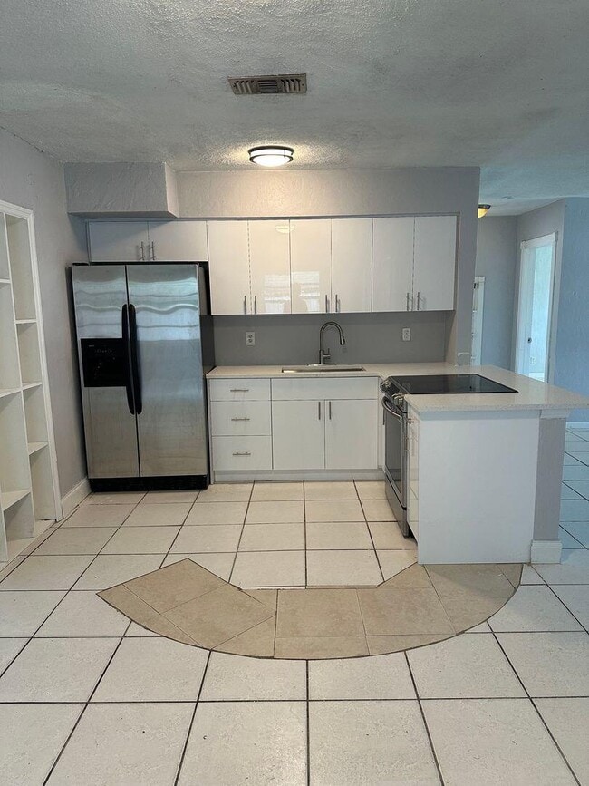 Primary Photo - 2007 SW 12th Ct