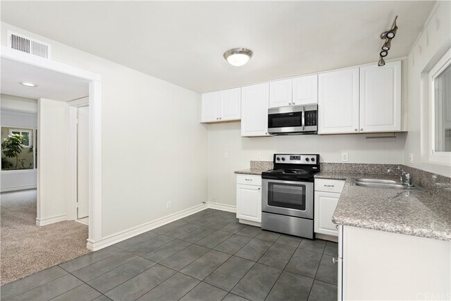 Building Photo - 5749 E Creekside Ave