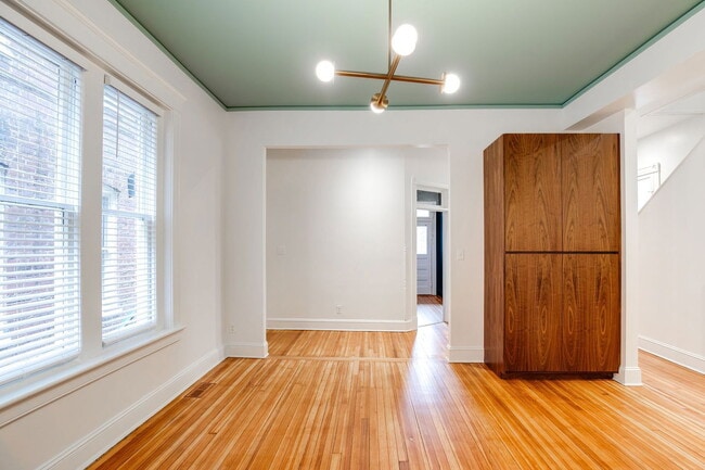 Building Photo - 2620 Hanover Ave