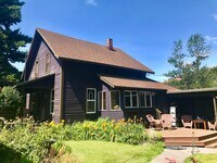 Building Photo - Country Home!