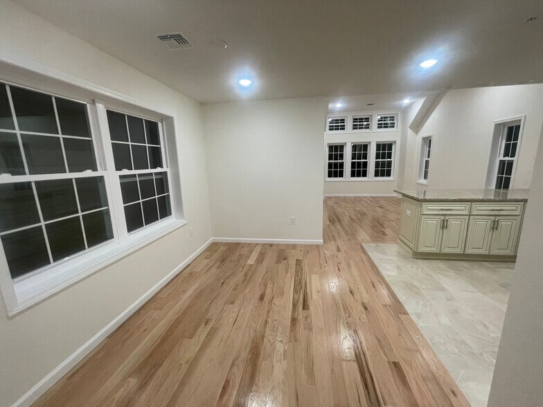 Building Photo - 26 Stuyvesant Ave