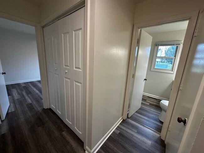 Building Photo - Fully Updated Duplex in Blacksburg