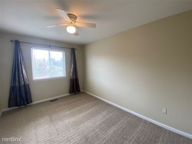 Building Photo - 6710 Summerdale Ct E