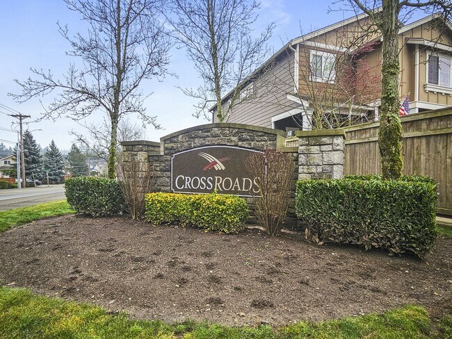 Building Photo - Spacious 4-Bed Puyallup Home For Rent | 3-Car Garage & Quick Commute to JBLM!