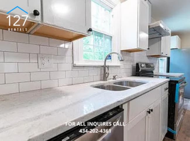 Building Photo - Spacious 2-Bedroom in the Heart of Lynchburg