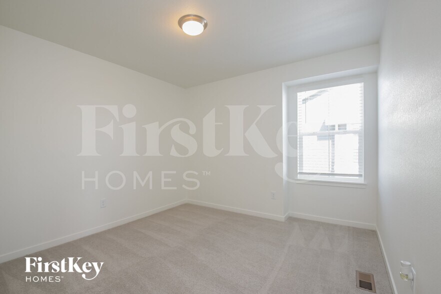 Building Photo - 10995 Uvalda St