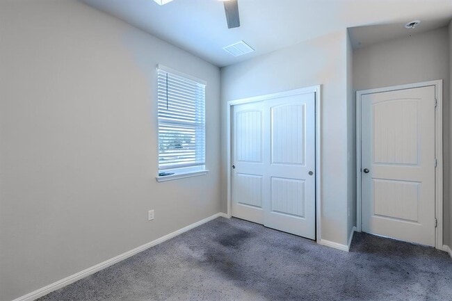 Building Photo - 225 Baum Dr