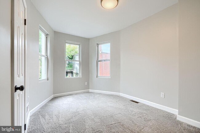 Building Photo - 1704 E Lafayette Ave