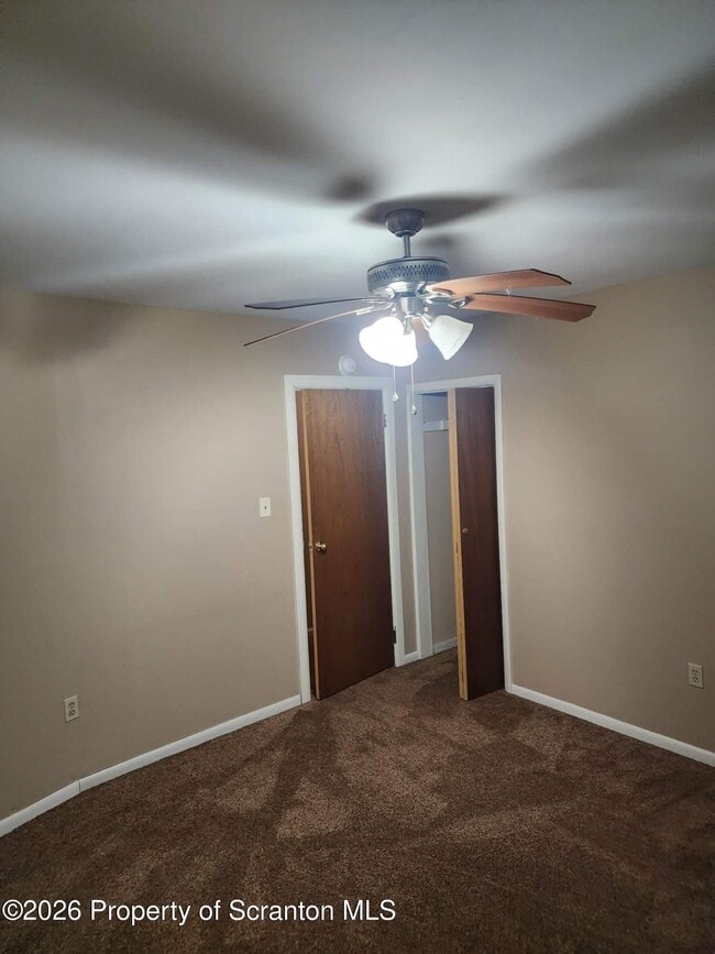 Building Photo - 16 Watkins St