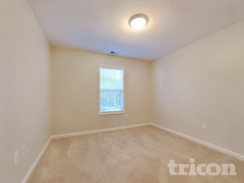 Building Photo - 383 Pleasant Forest Dr