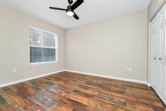 Building Photo - 2954 Sadina St