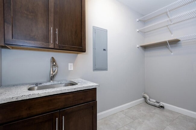 Building Photo - 514 Sapphire Dr